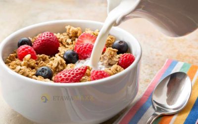 Resep granola homemade superfood dengan susu kambing EtawaMaxx: kombinasi sarapan praktis dan bergizi untuk gaya hidup aktif Gen Z & Gen Y.